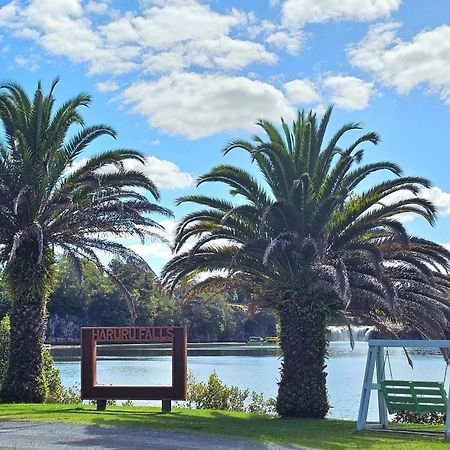 Haruru Falls Motel & Conference Centre パイヒア エクステリア 写真